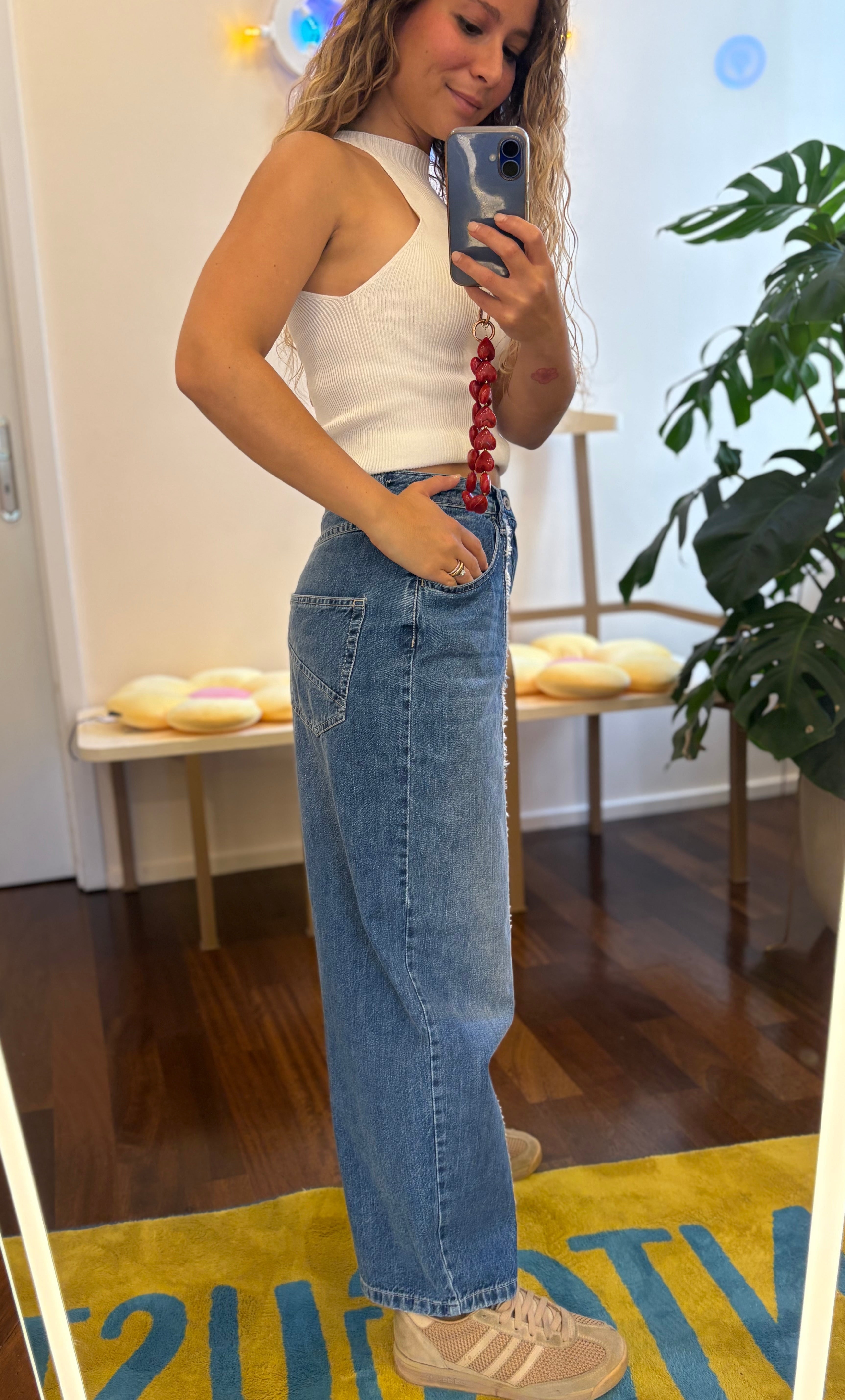 Weite Jeans mit Mittelnaht