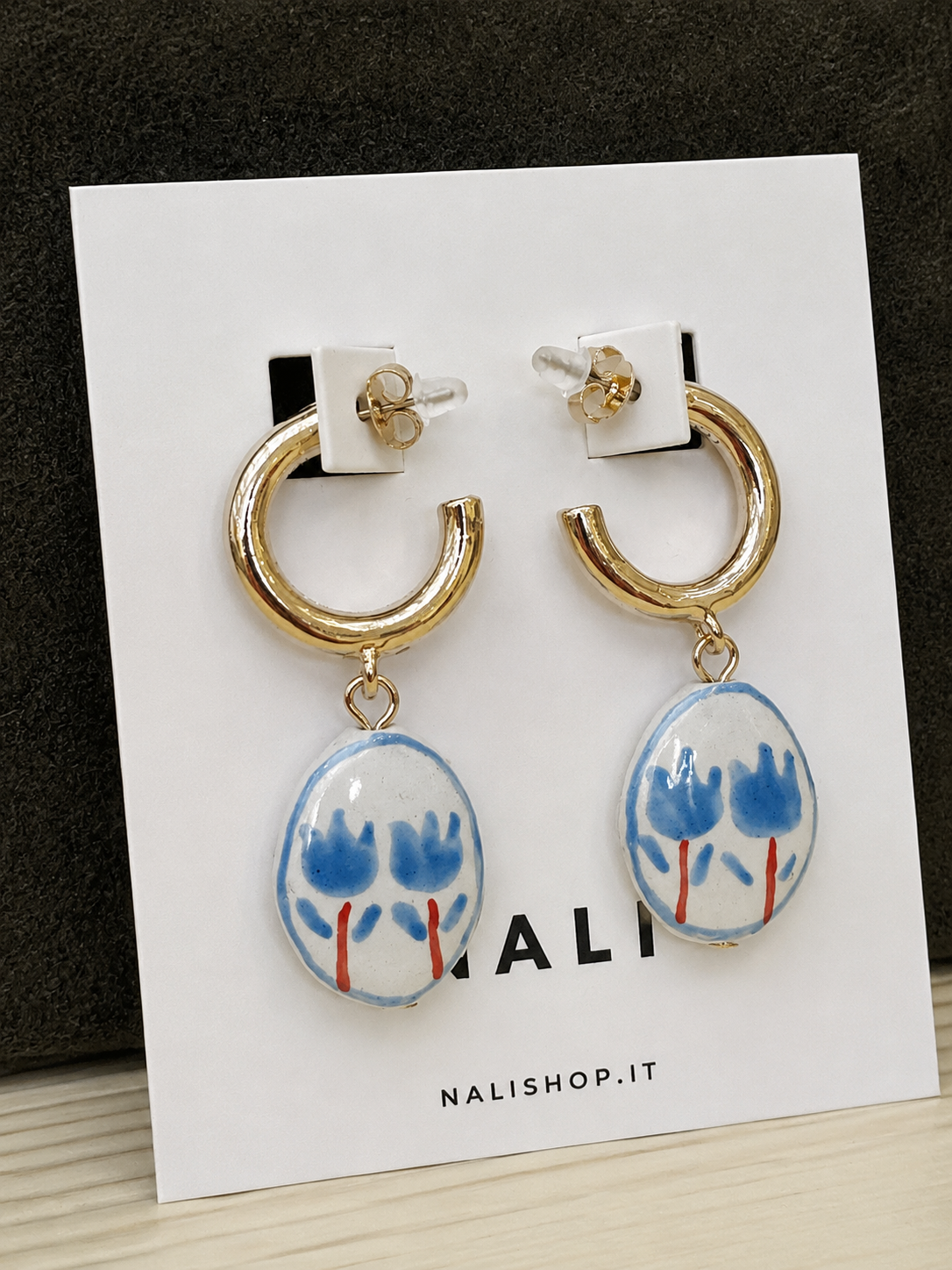 Nali  Ohrringe – Keramik-Anhänger Blumenmotiv
