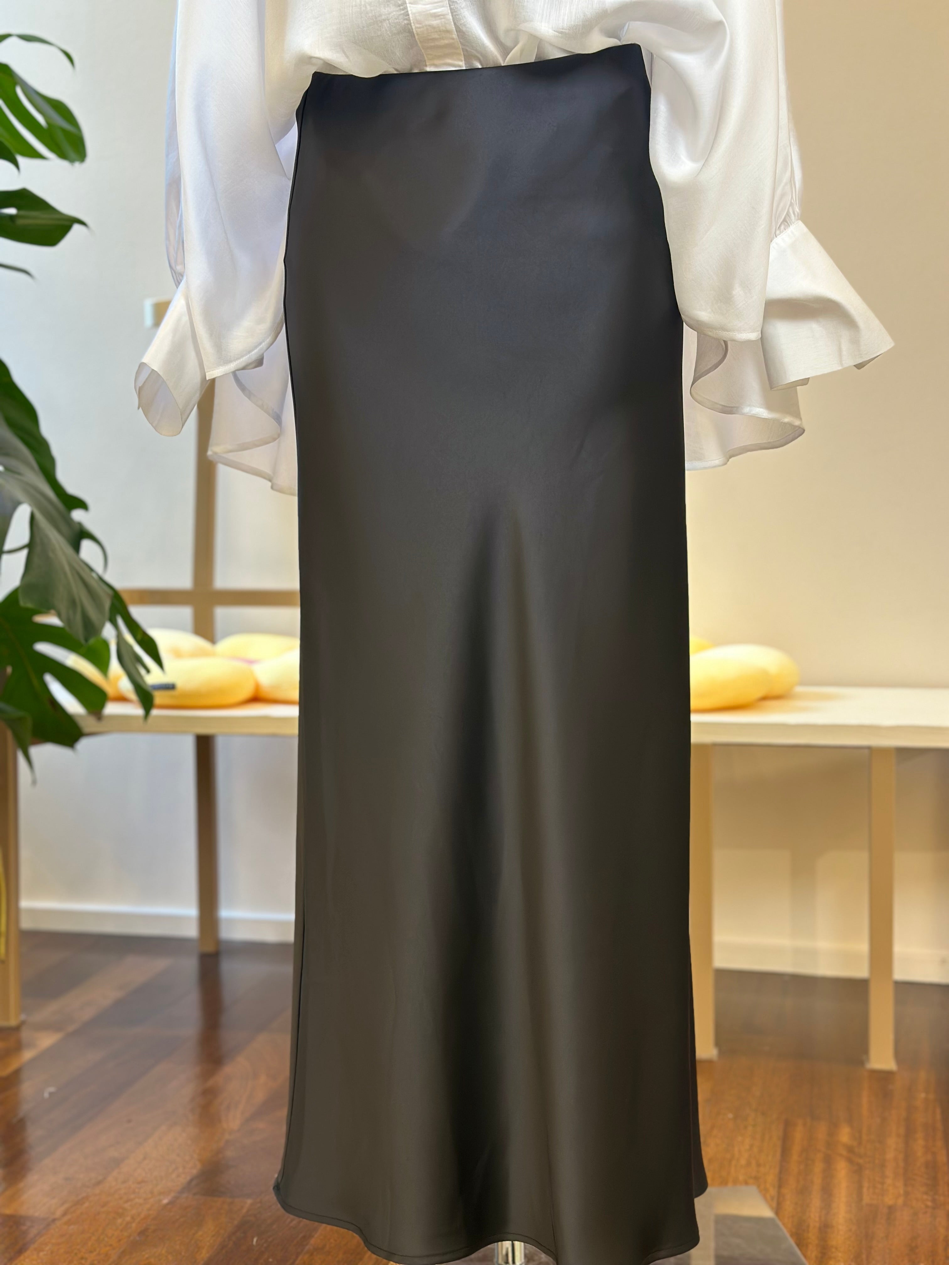 Langer Satin Rock Schwarz Imperial