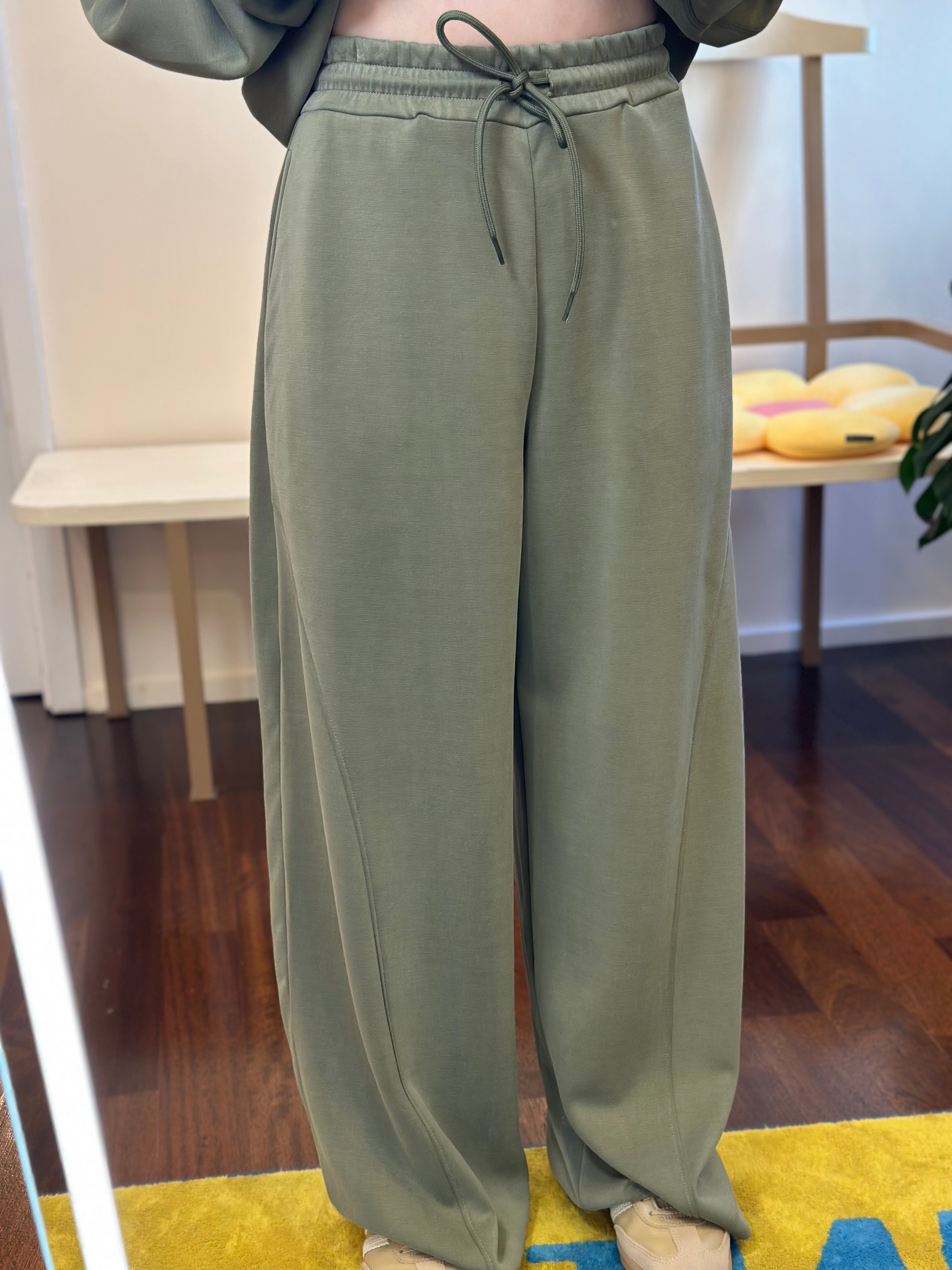 Jogginghose Militärgrün Kontatto