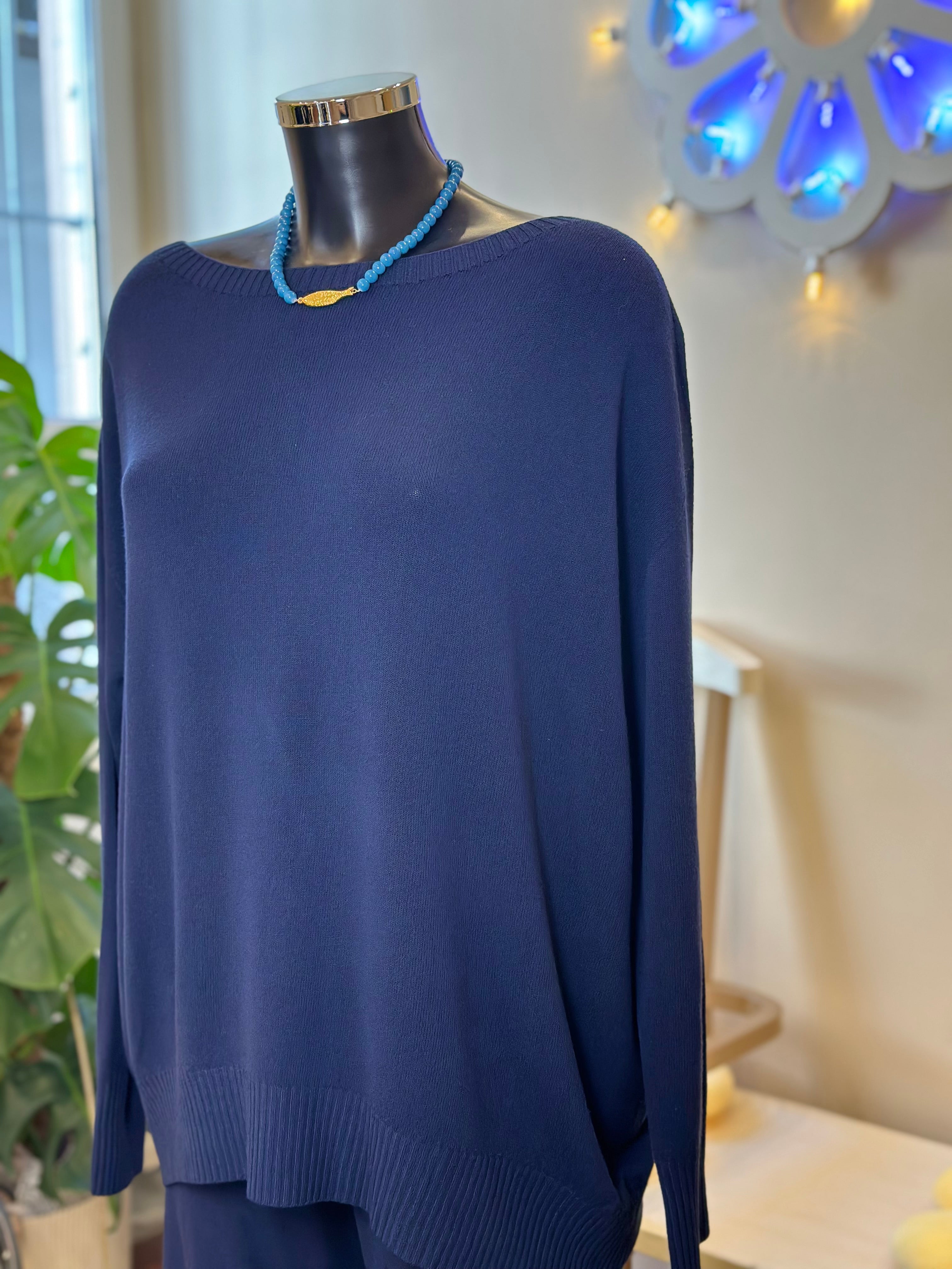 Langer Strickpullover Bootausschnitt Dunkelblau Kontatto