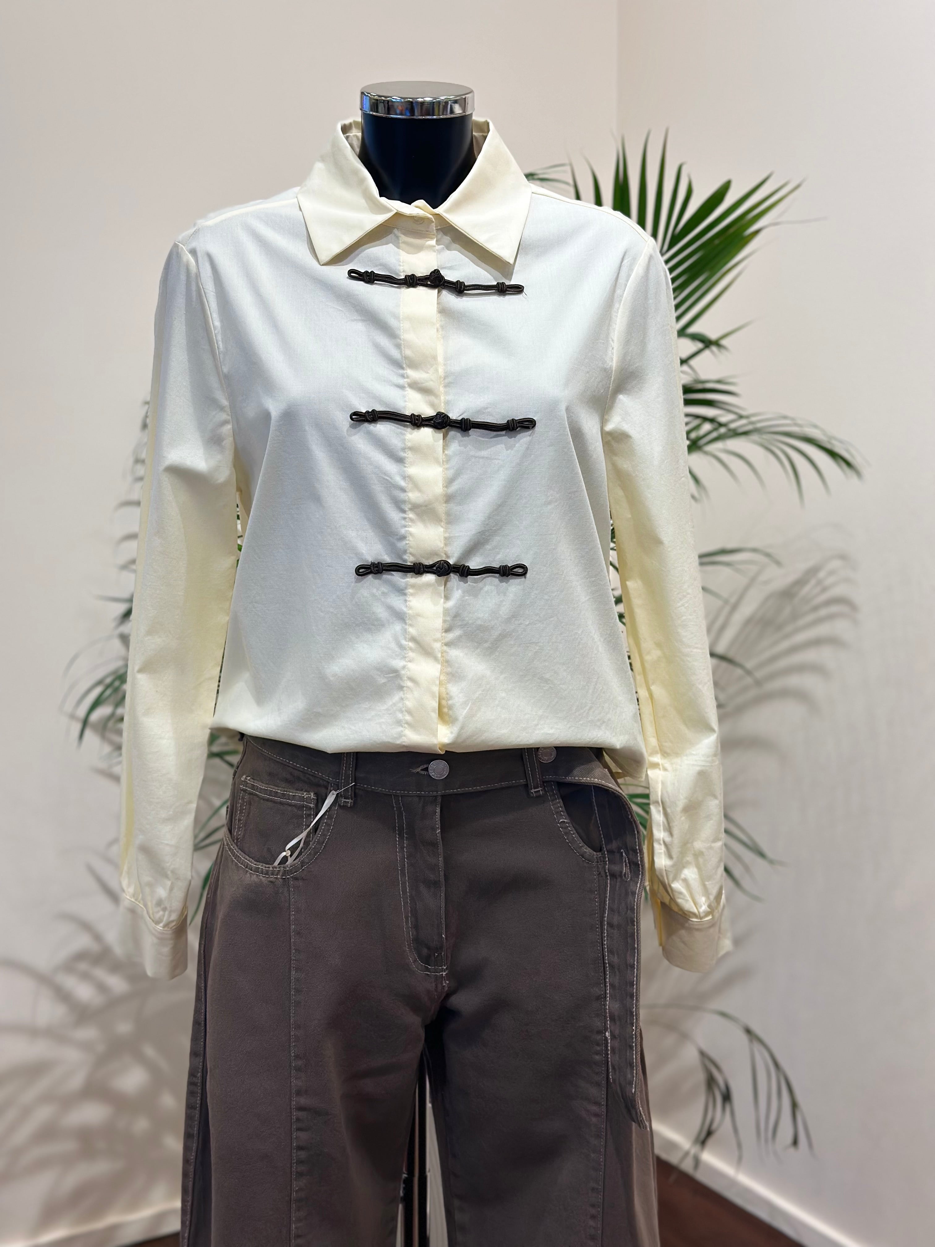 Slim-Bluse mit Posamentenverschlüssen Gelb Kontatto