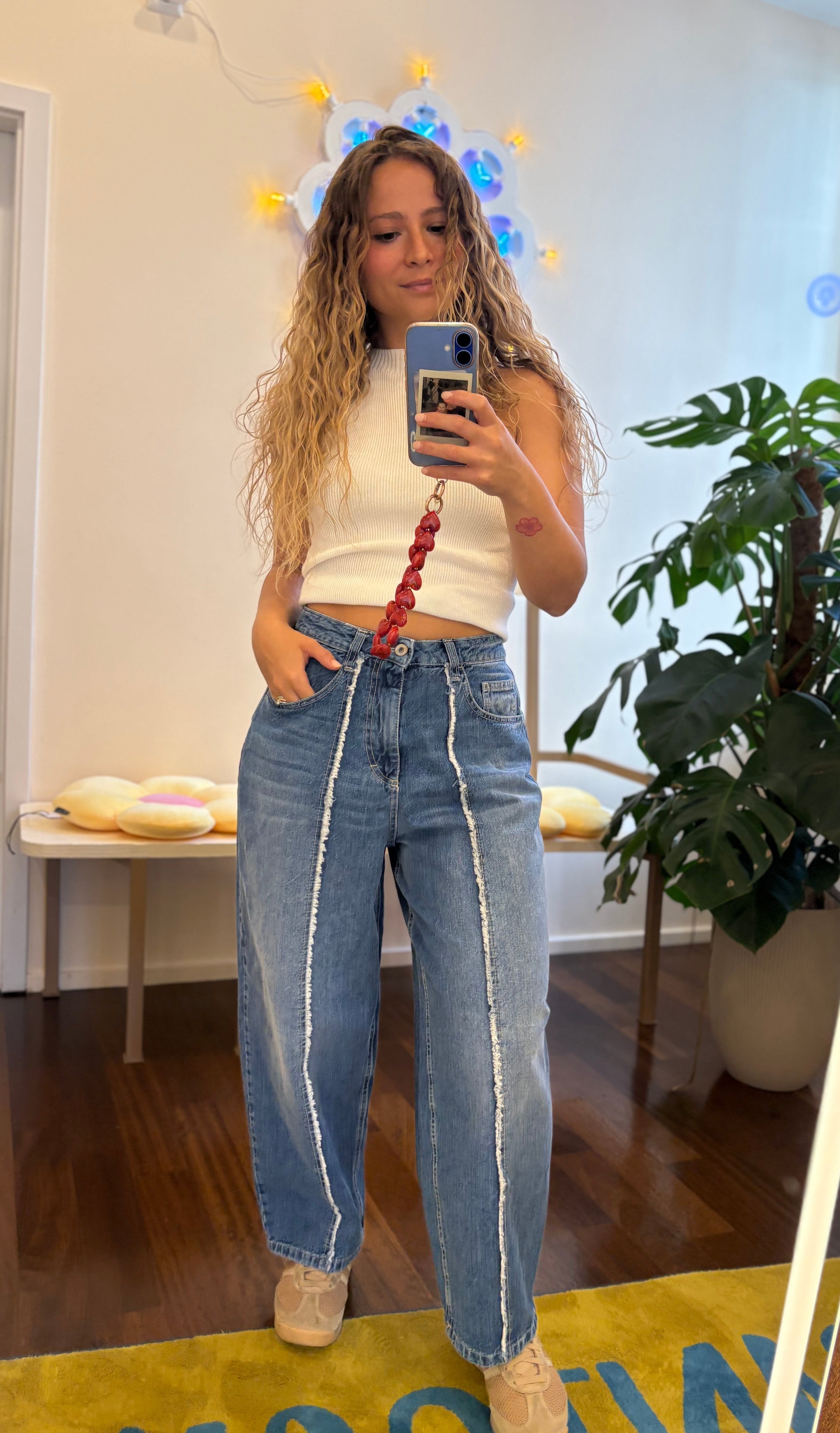Weite Jeans mit Mittelnaht