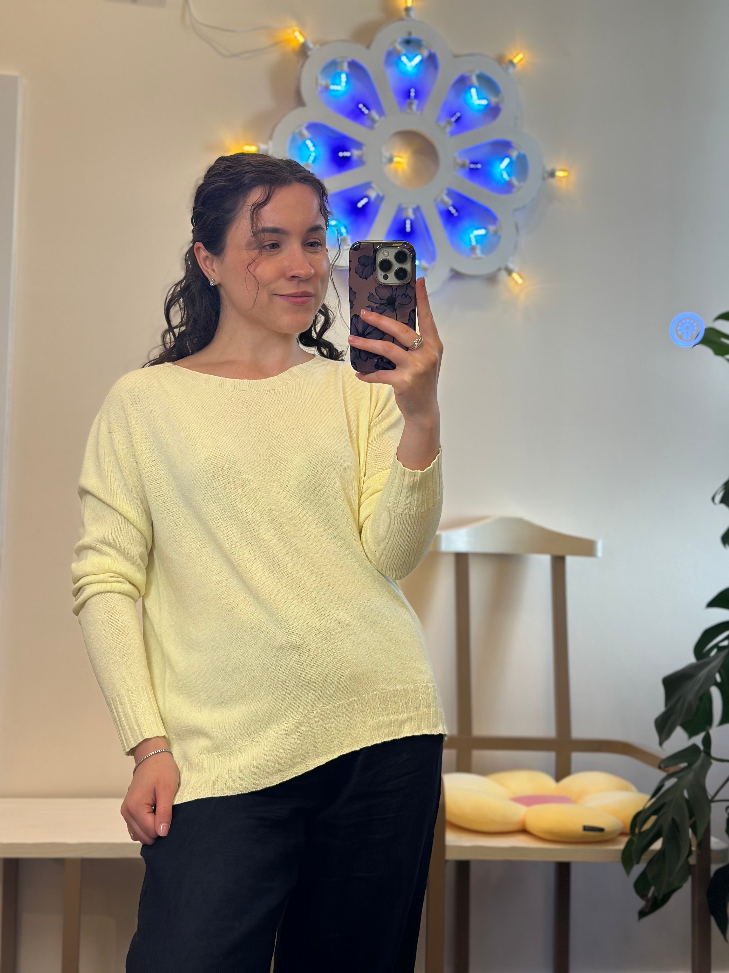 Kontatto – Viskose-Pullover Langarm mit Rückenschlitz Hellgelb