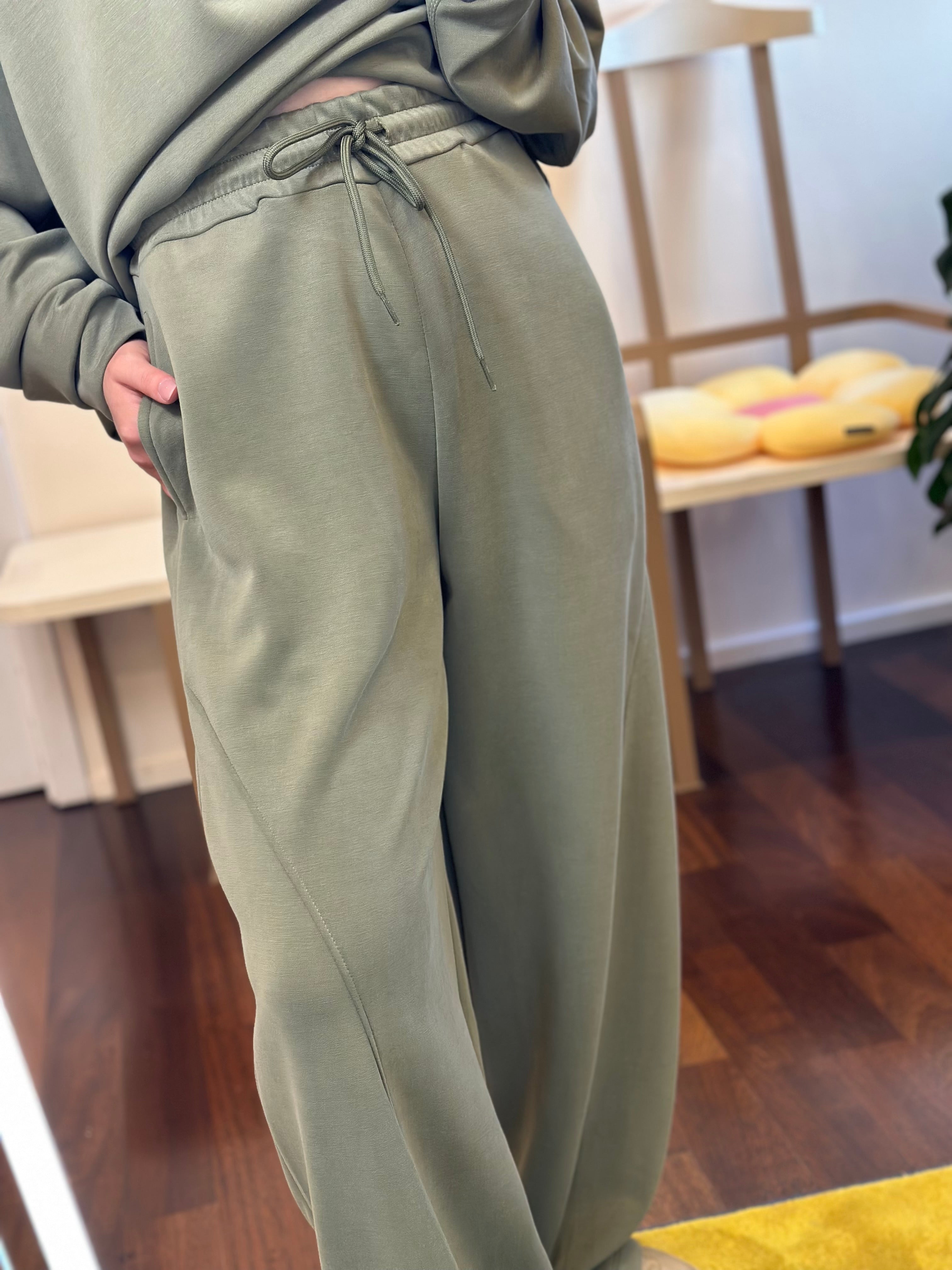 Jogginghose Militärgrün Kontatto
