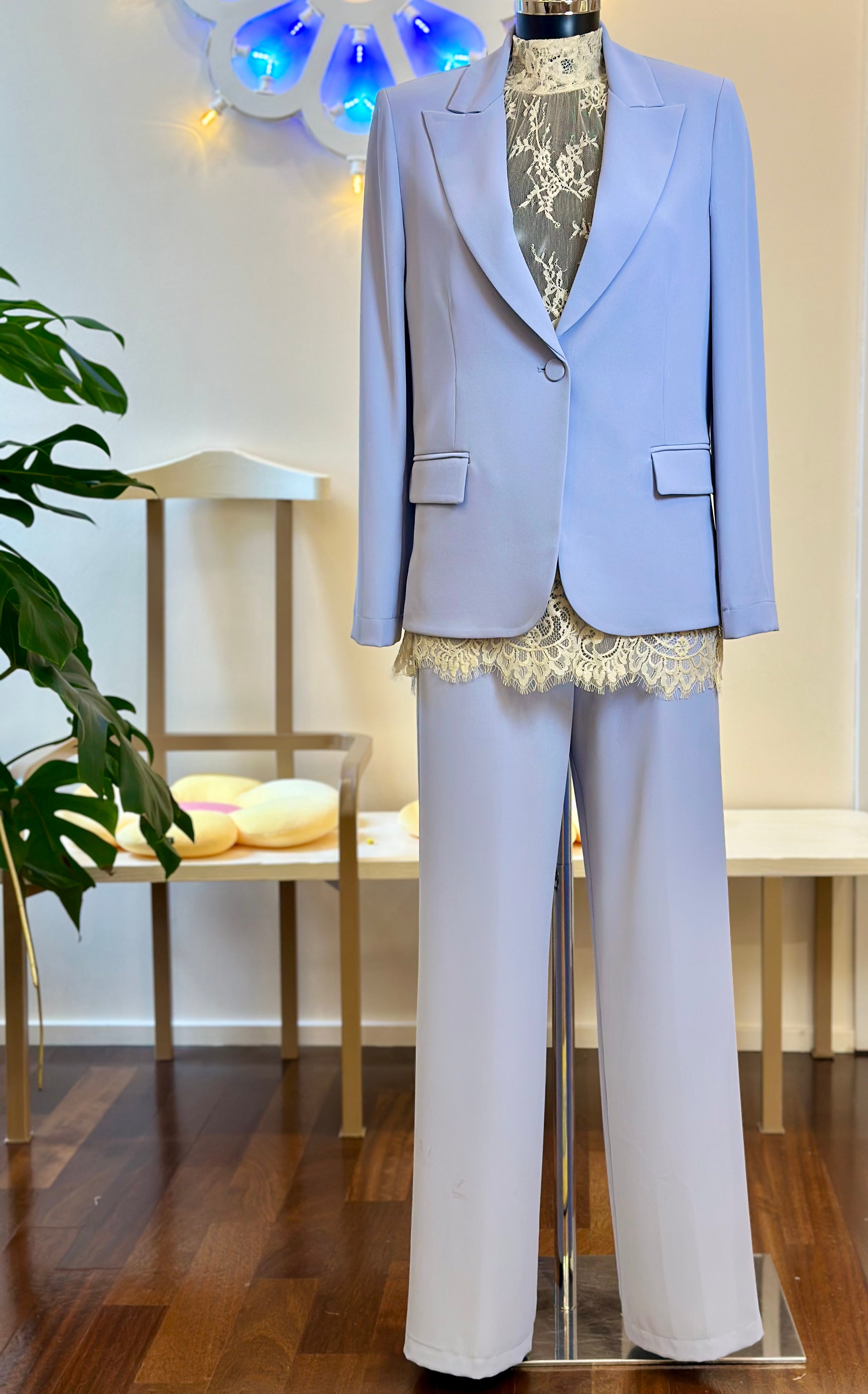 Hosenanzug Hellblau Blazer und Hose Kontatto