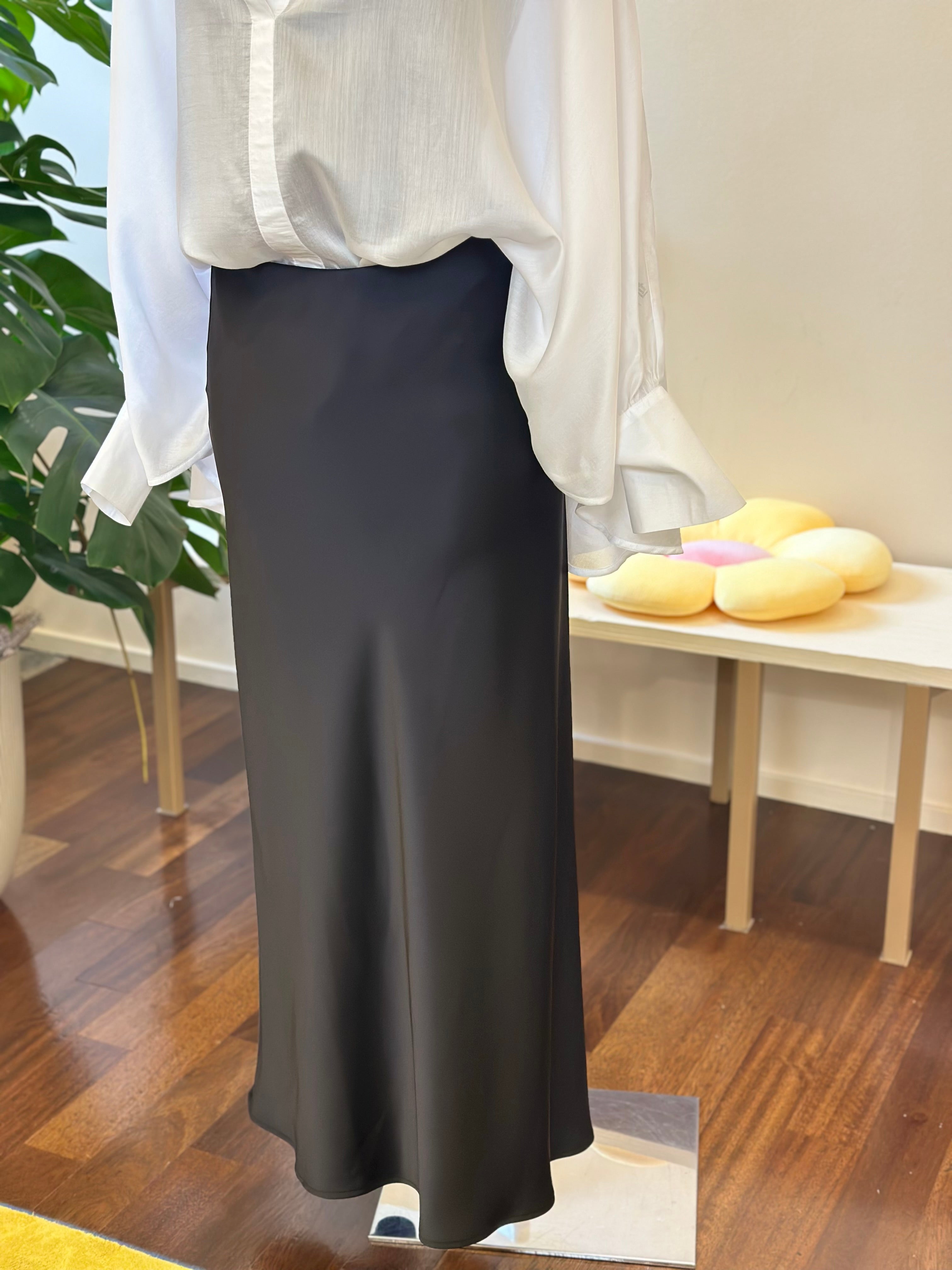 Langer Satin Rock Schwarz Imperial