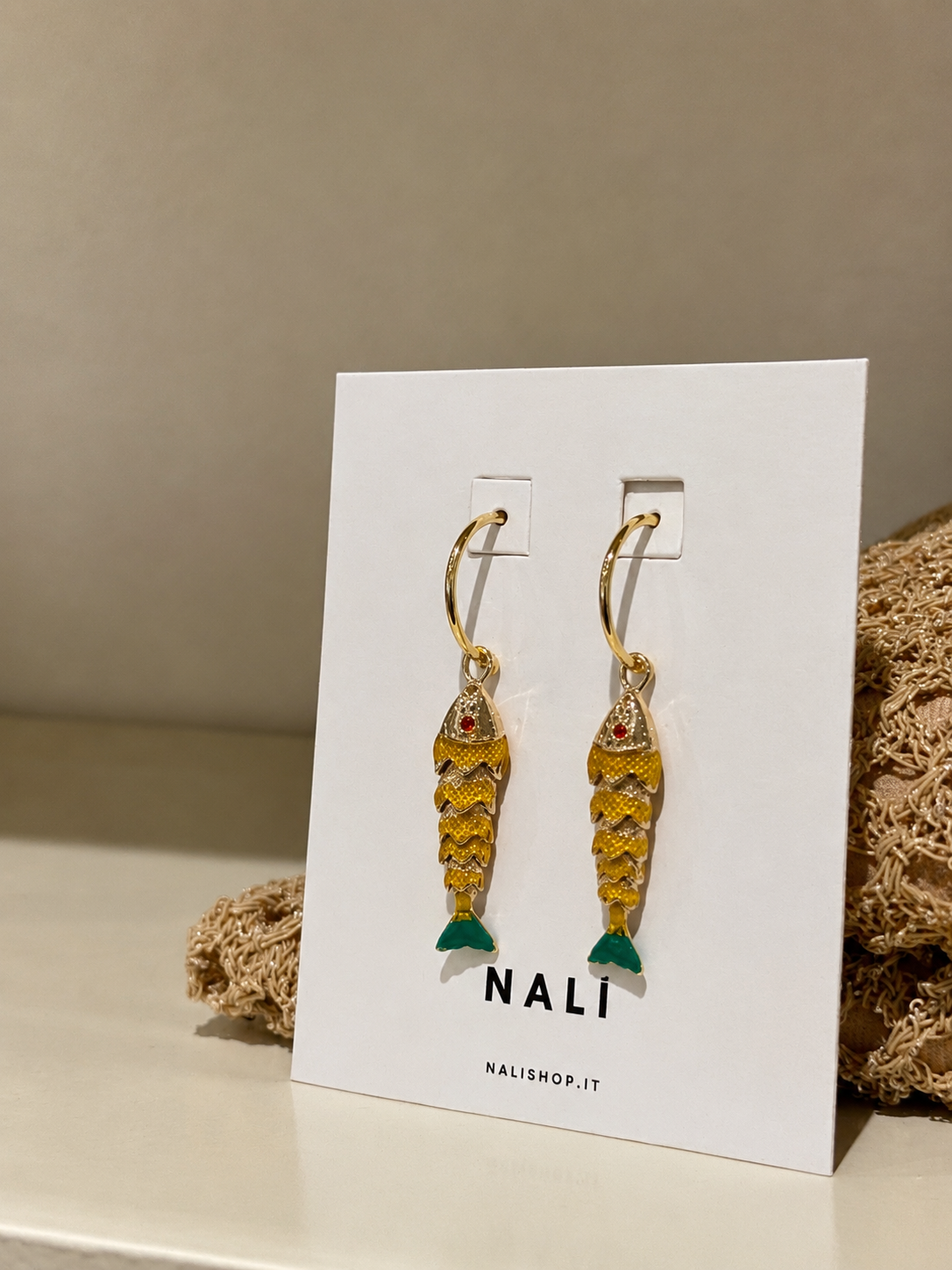 Nali  Ohrringe – Fisch mit grüner Flosse
