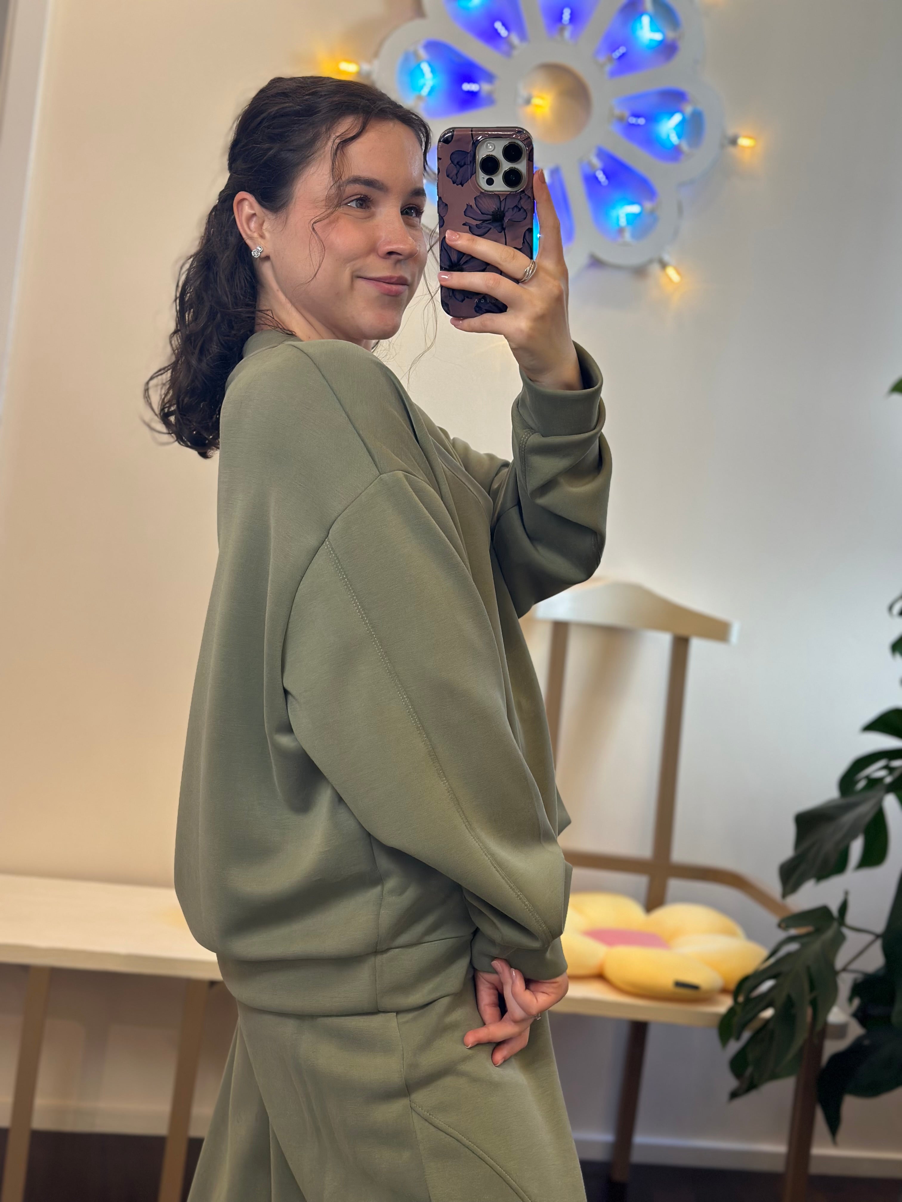 Sweatshirt mit V-Ausschnitt Militärgrün Kontatto