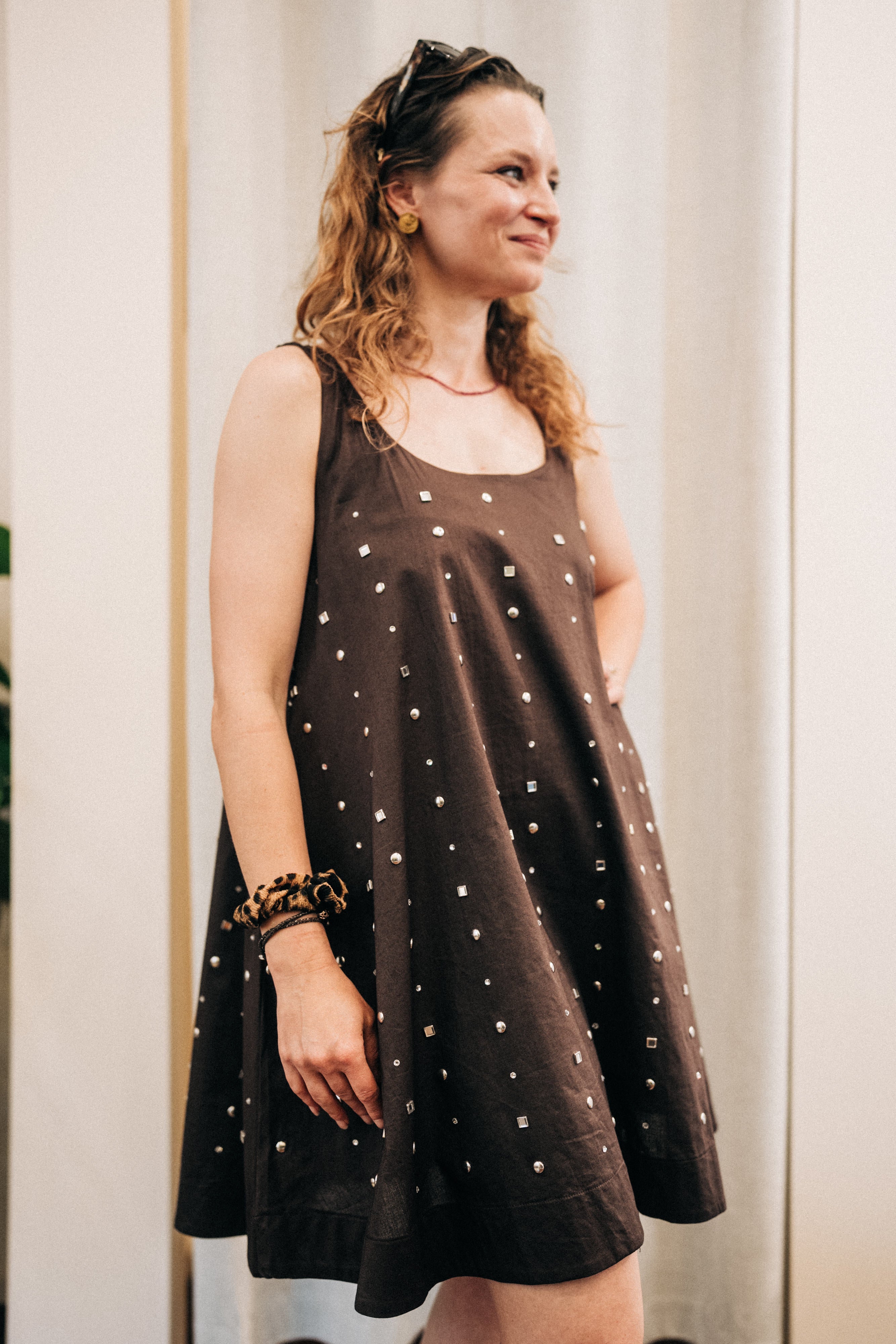 Kleid Kurz  Braun mit Applikationen Jijil