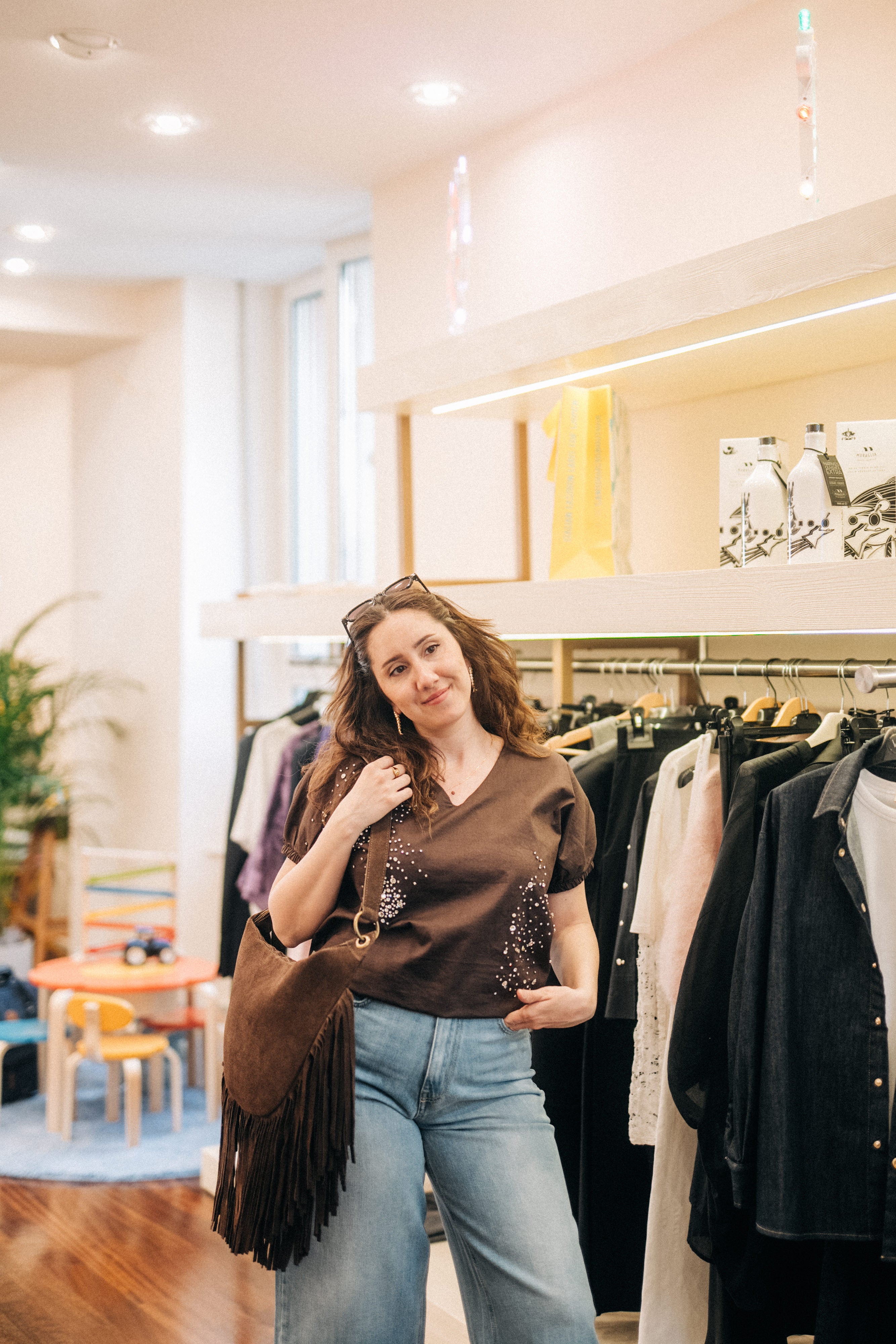 Bluse Braun mit V-Ausschnitt und Applikationen