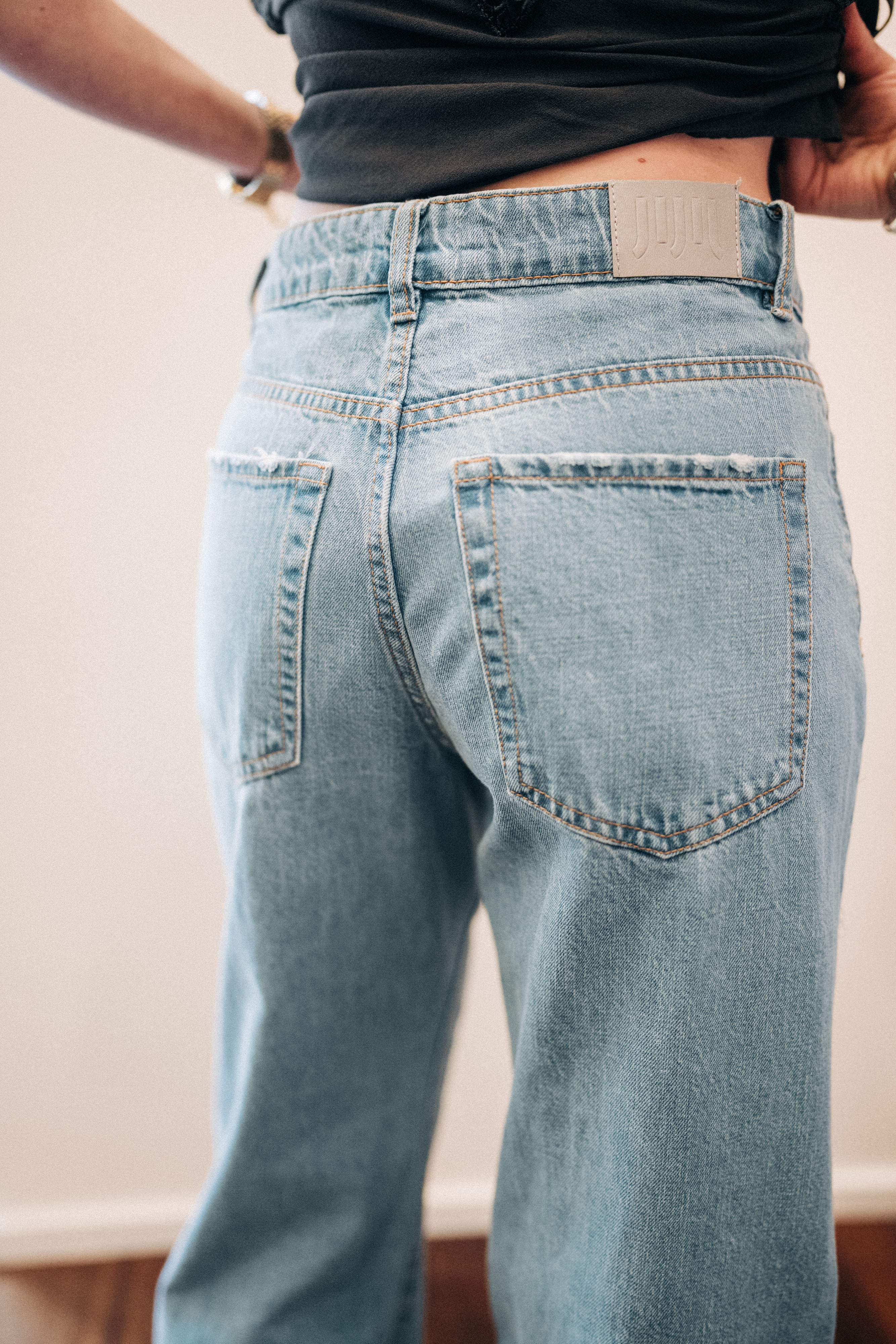 Jeans mit Applikationen Jijil