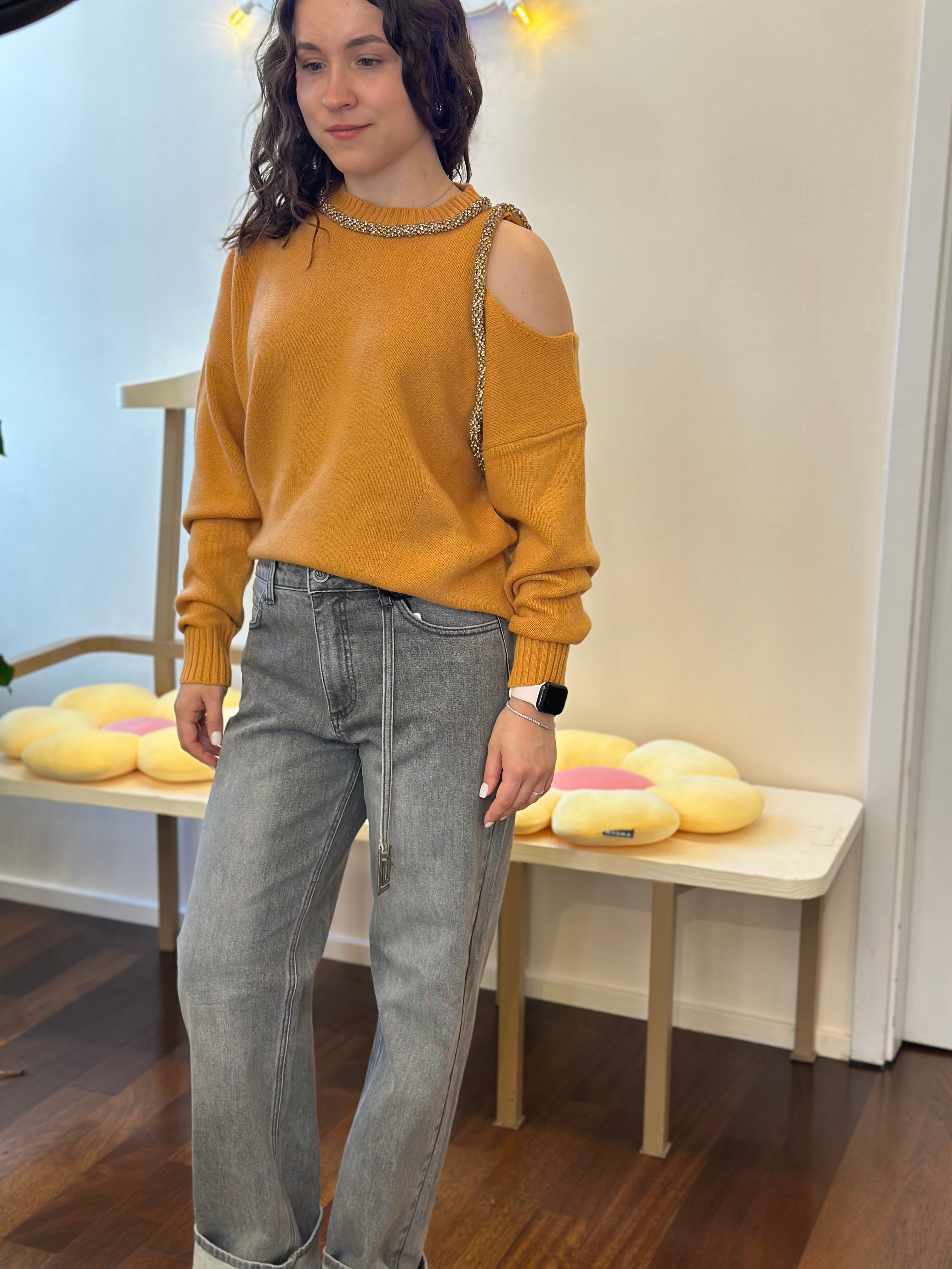 Jijil – Jeans Grau Straight mit Logo-Anhänger