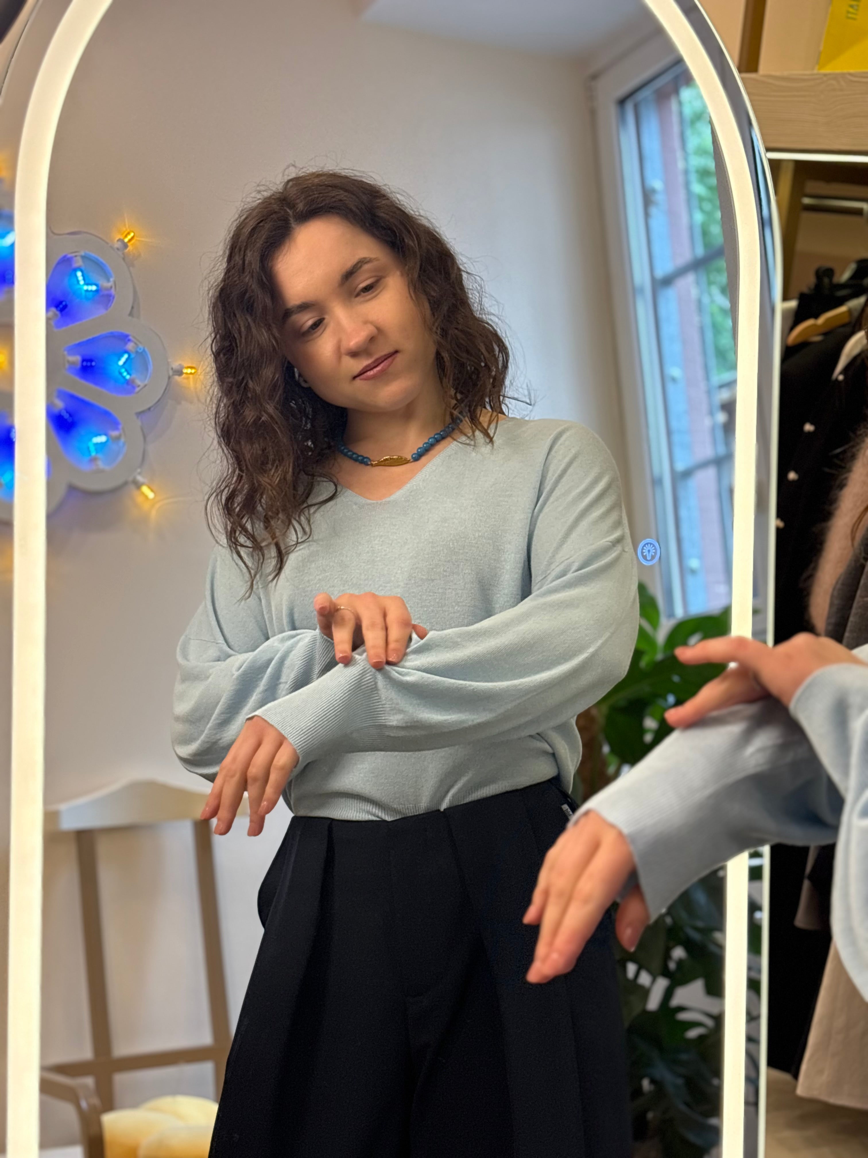 Kontatto – Viskose-Pullover V-Ausschnitt Hellblau