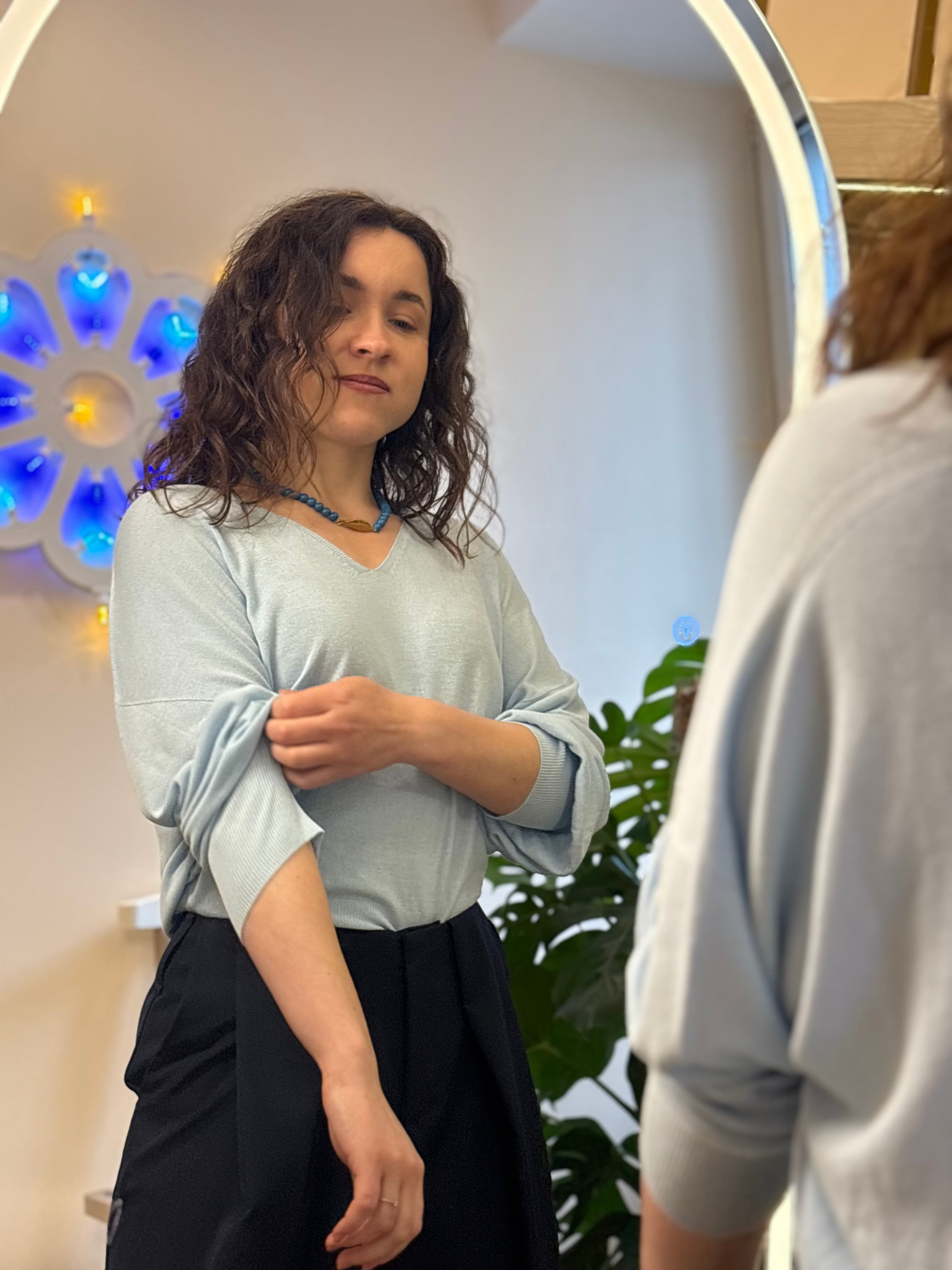 Kontatto – Viskose-Pullover V-Ausschnitt Hellblau